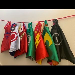 1 superhero cape and mask